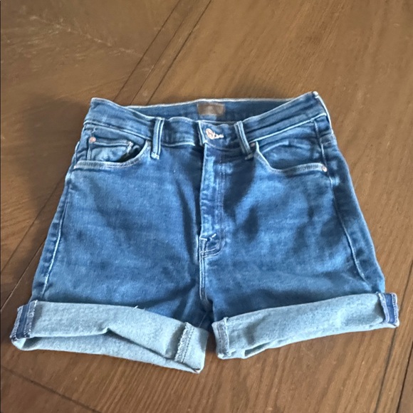 MOTHER The Weekender Fray Denim Shorts Take it Easy Wash Sz 28 6” inseam EUC - Picture 15 of 15